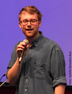 Lars Ruppel beim Vortrag seines Gedichts "Alter Schwede" auf der Leipziger Buchmesse 2015